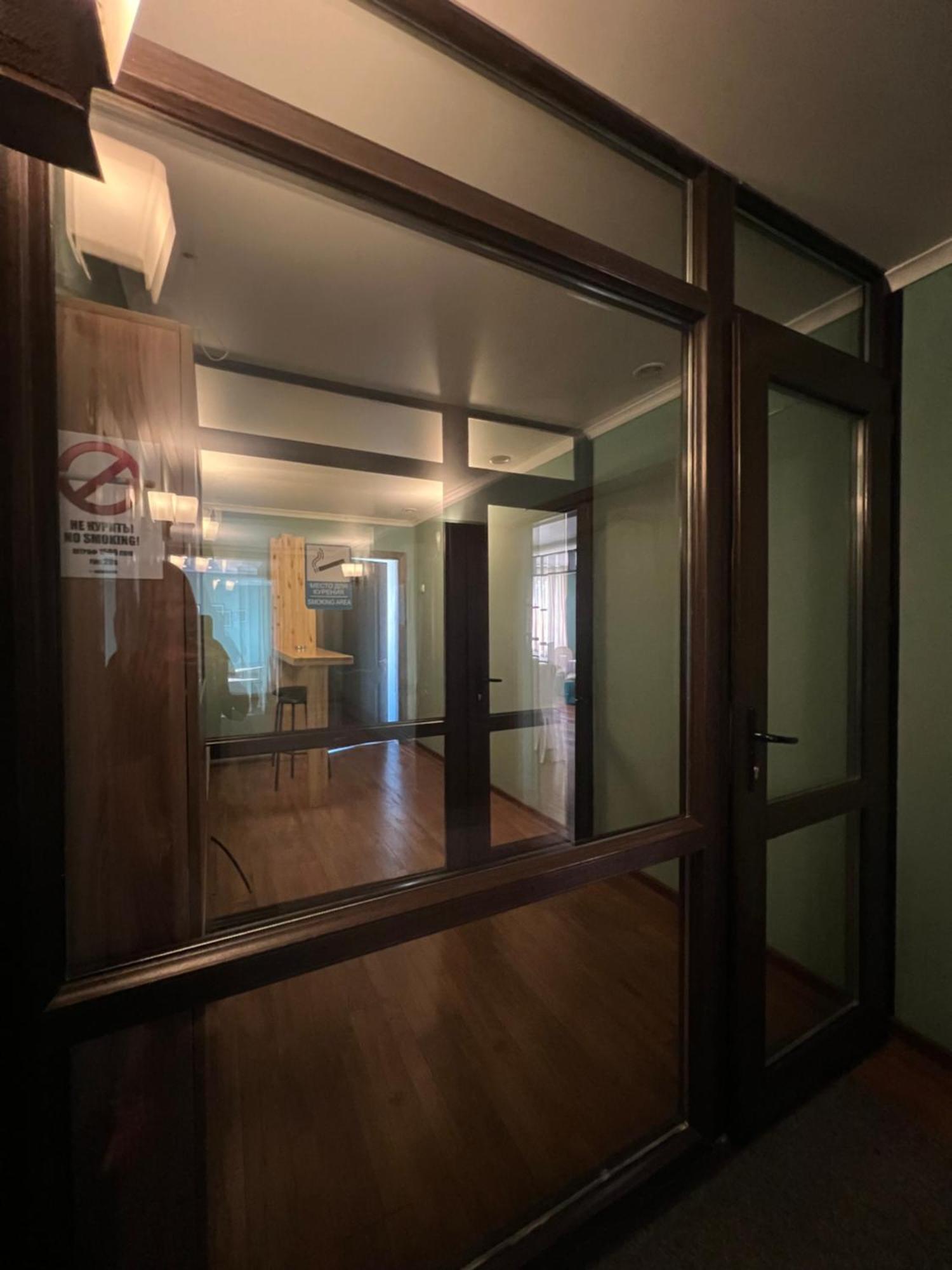 Salut Hotel Bishkek Bagian luar foto
