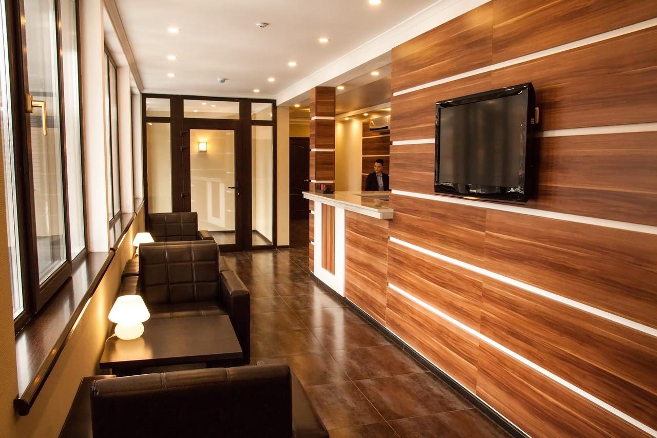 Salut Hotel Bishkek Bagian luar foto
