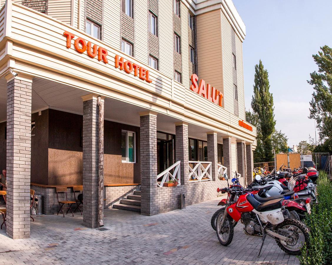 Salut Hotel Bishkek Bagian luar foto