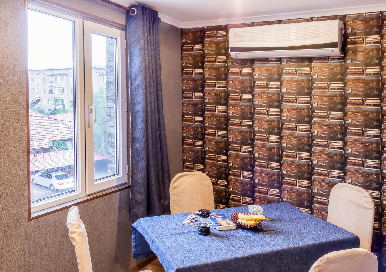 Salut Hotel Bishkek Bagian luar foto