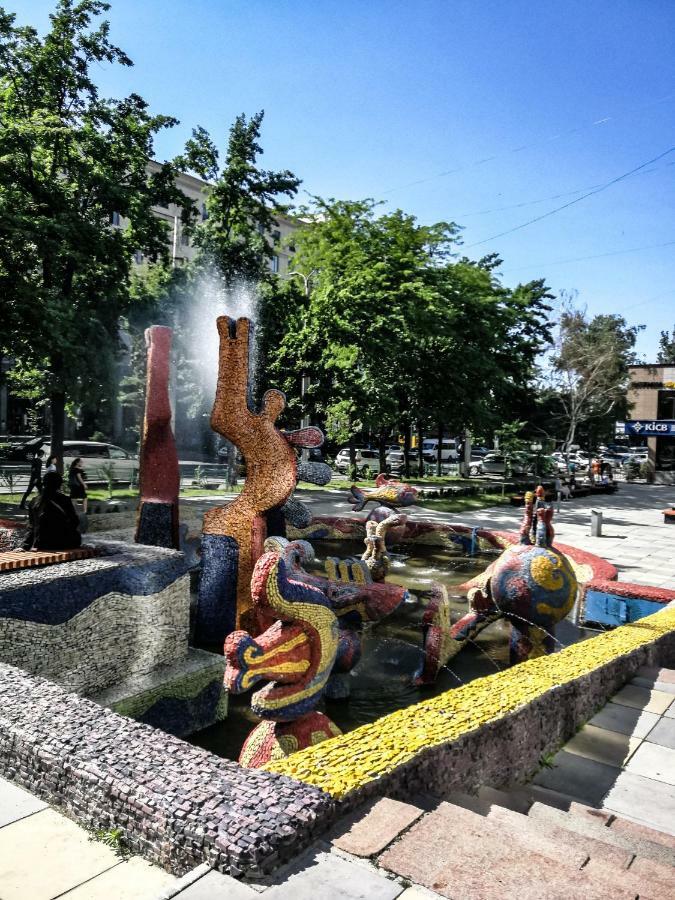 Salut Hotel Bishkek Bagian luar foto