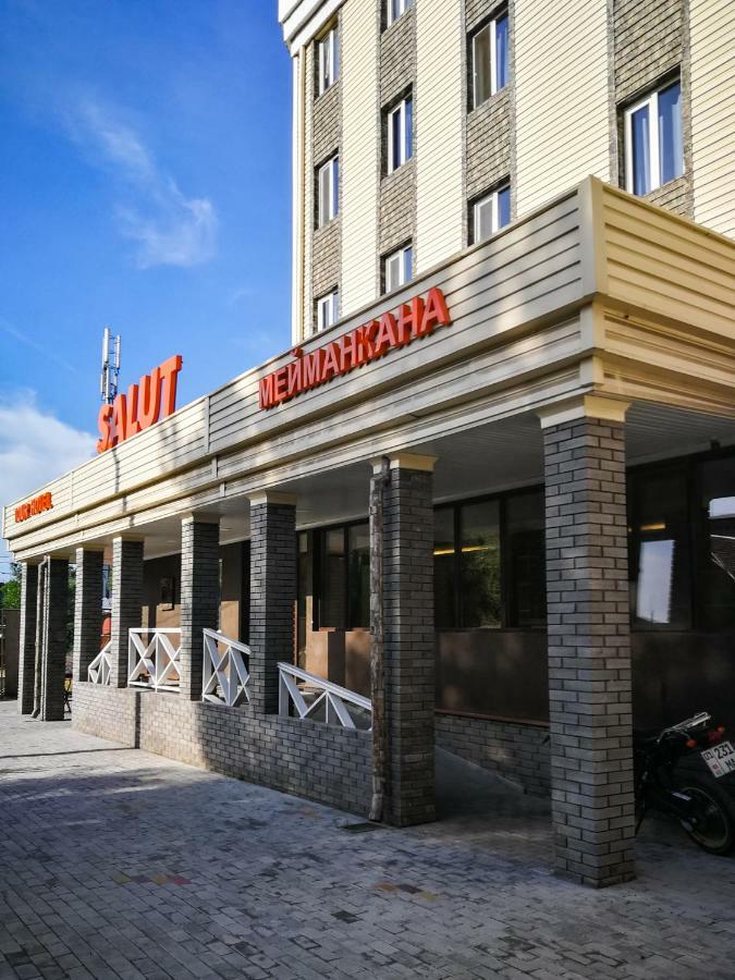 Salut Hotel Bishkek Bagian luar foto